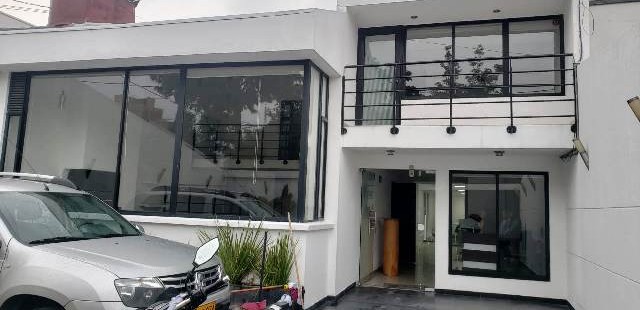 Casa para Oficina/Zona Nor occidente/Barrio Pasadena